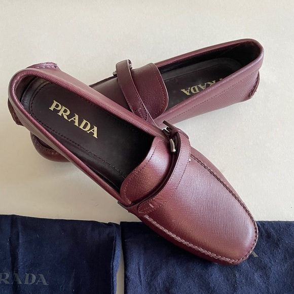 Prada Saffiano Burgandy drivers / loafers - Picture 3 of 11